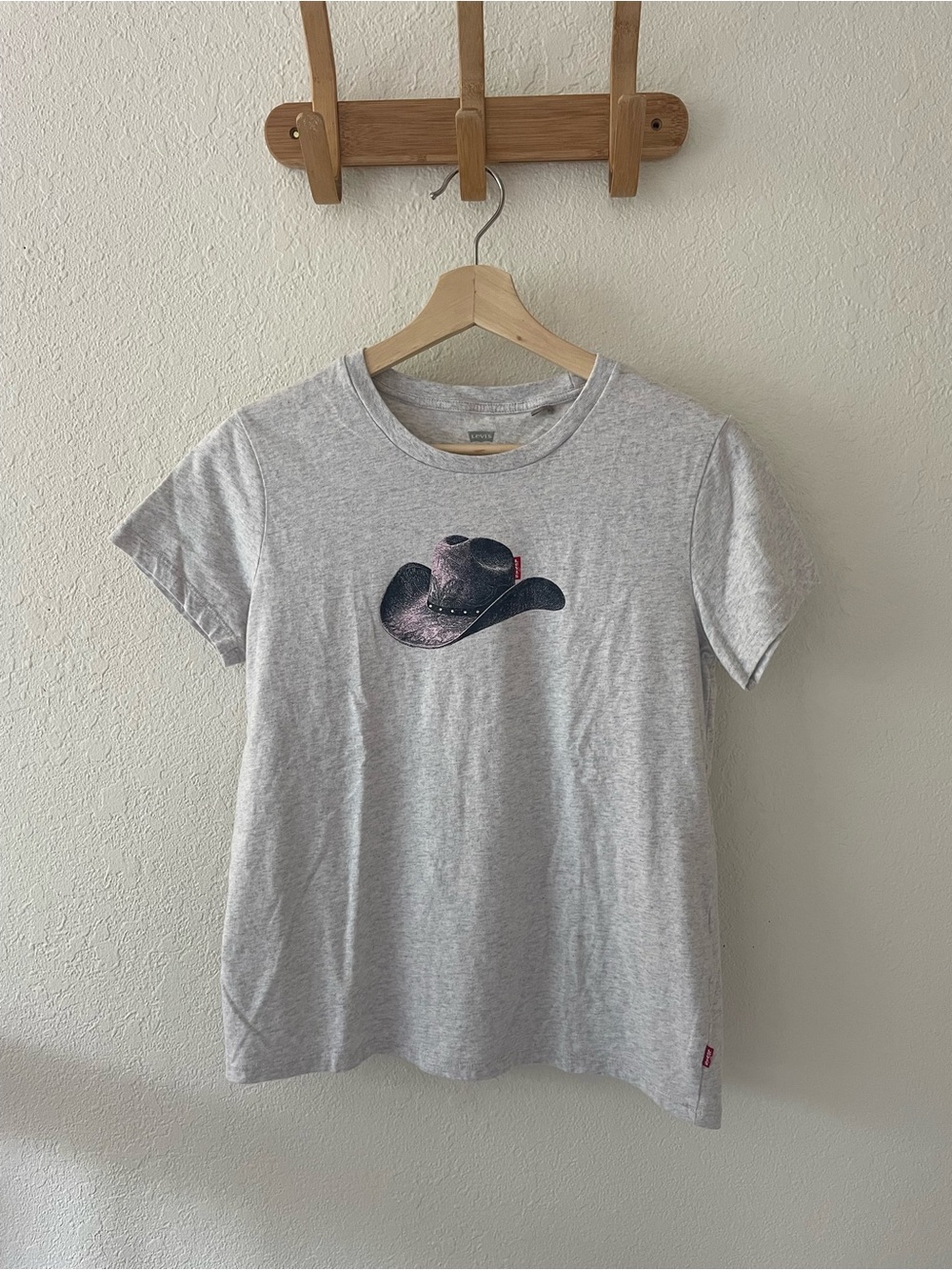 Levi’s Western Cowboy Hat Rhinestoned Heathered Gray Cotton Graphic T-Shirt Sz S